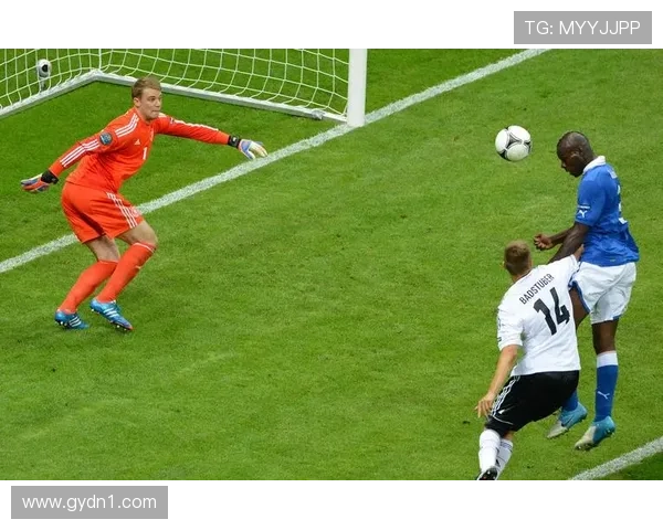 奥多贝尔精准传中特尔头球击中横梁险些破门