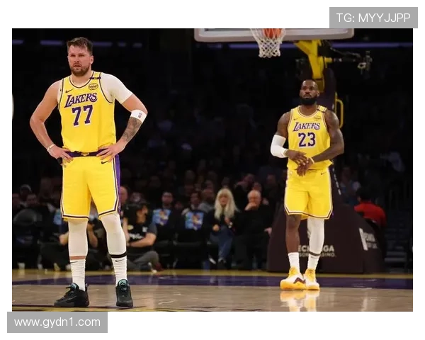 詹姆斯祝贺蒂耶罗生涯首分称这是众多扣篮中的第一记